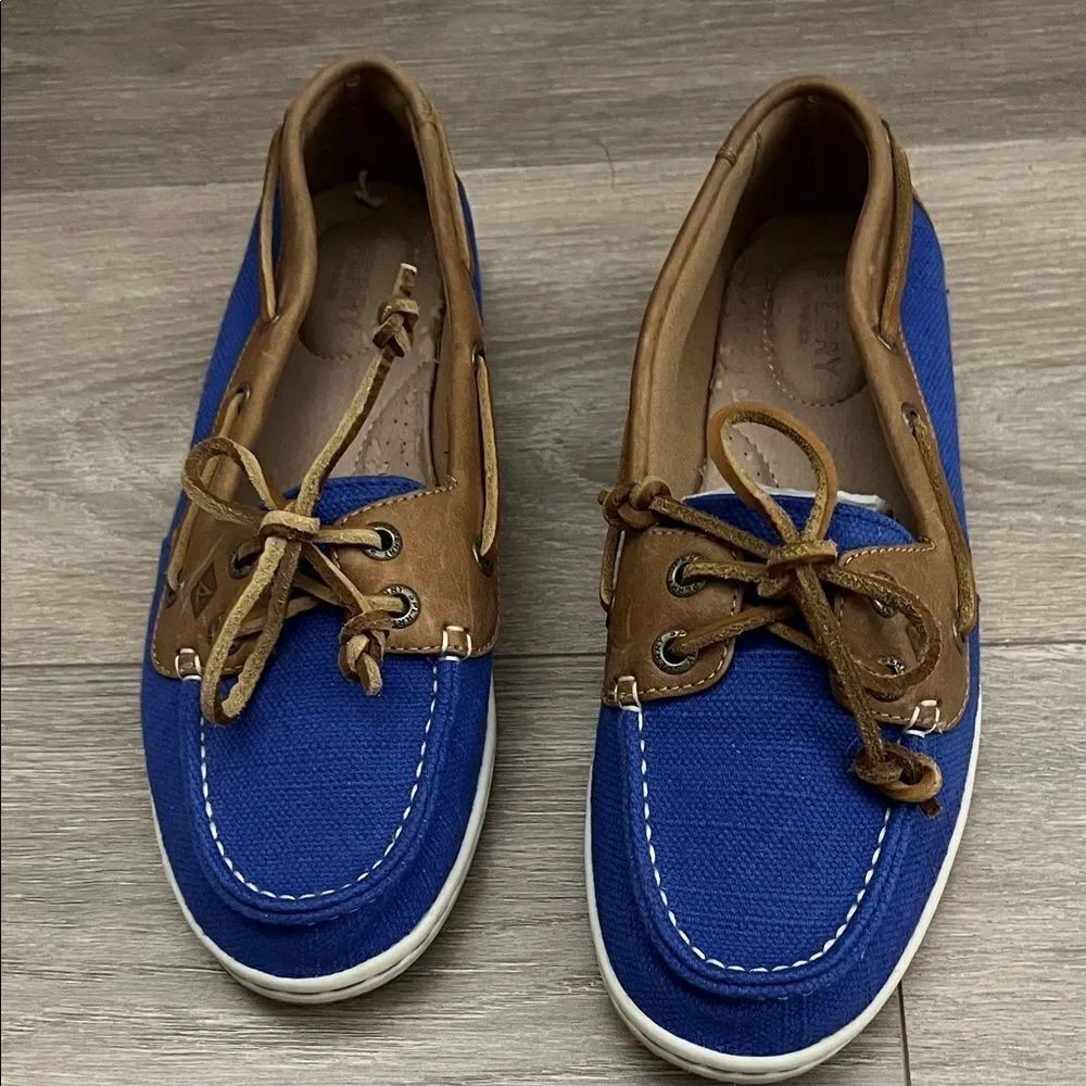 Sperry Women’s Blue and Tan Boat Shoes